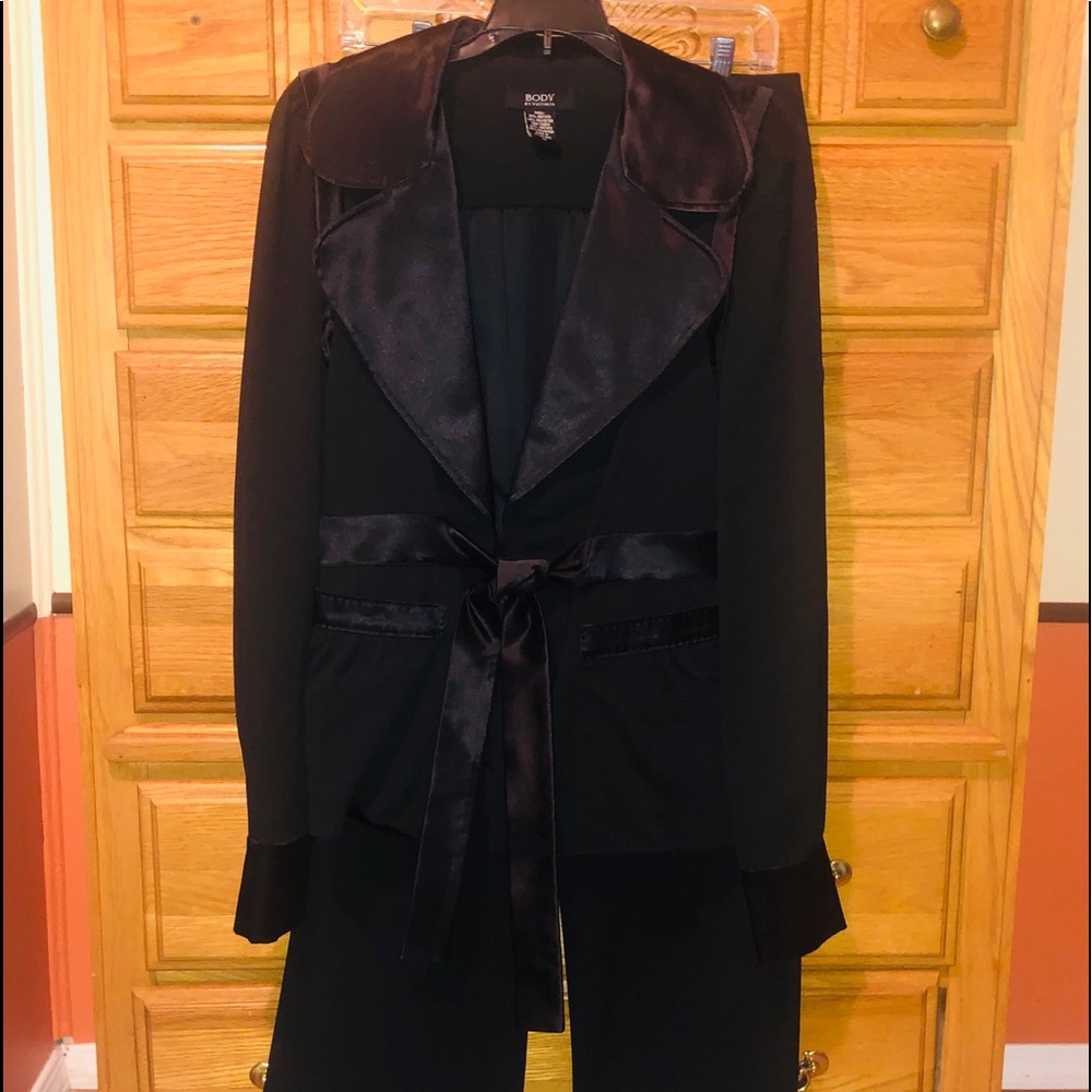 Body by Victoria Two Piece Black Tie Pant Suit